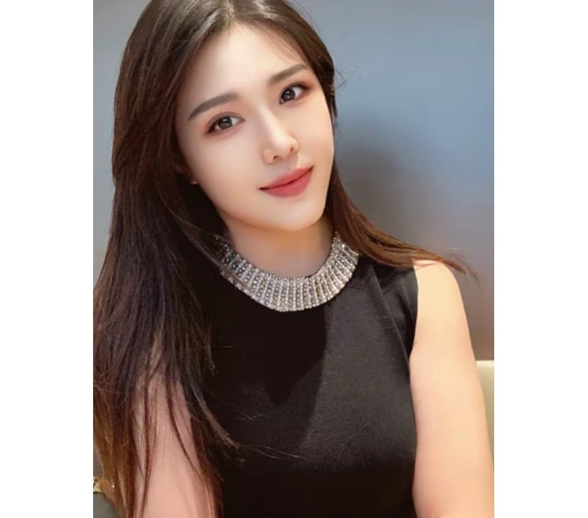 💎 Exclusive Companion · Discreet & Sophisticated 💎