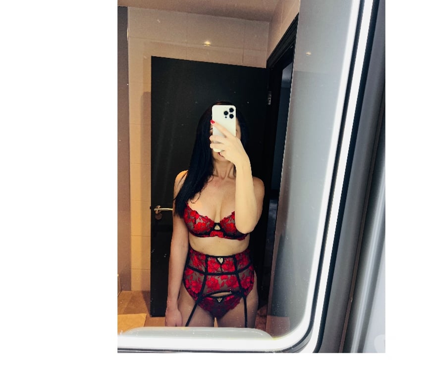 Escorts Surrey Reigate and Banstead - Photos for NEW POLISH BEAUTY IN TOWN! 5ft6,SIZE 8,34DD , LUSCIOUS LIPS