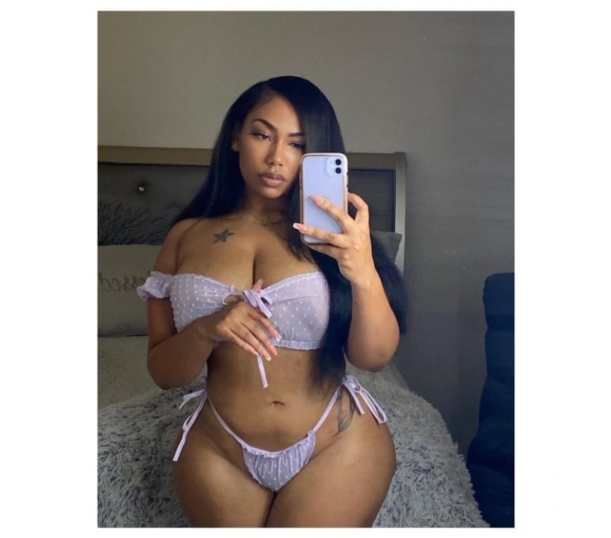 Escorts Wiltshire Swindon - Photos for Hi im iris ew in town party girl best service no rush