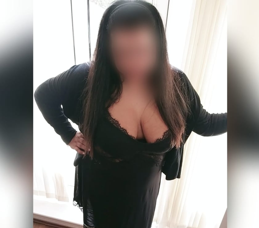 Escorts Brent Wembley - Brent - Photos for SUZEE SOUTH INDIAN TAMIL CHUBBY GIRL NEW IN TOWN 🇮🇳