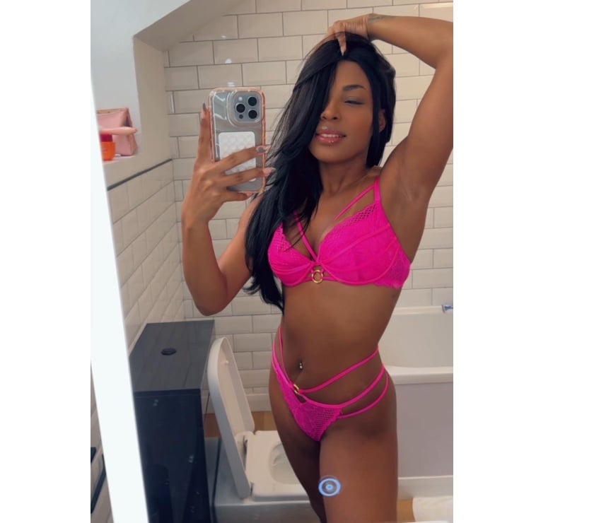 Escorts Oxfordshire Cherwell - Photos for 🔞Bombshell Party🥂Strap-on lovers?Domination ALEVEL💦