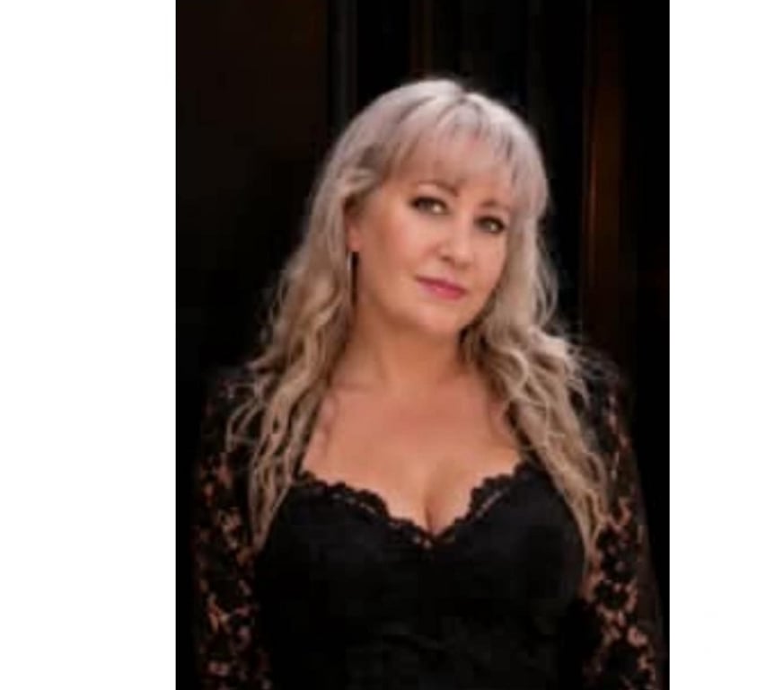 Escorts West Midlands Birmingham - Photos for friendly hot woman ,5 minute from new st