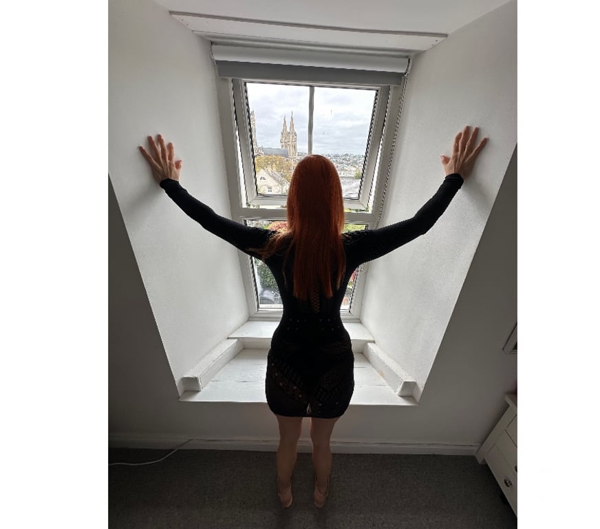 Escorts South West London Fulham - South West London - Photos for SOFT LIPS, SOFT SKIN, AND PARTYING GIRL.