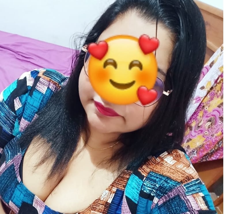 I AM PRIYA SOUTH INDIAN TAMIL GIRL