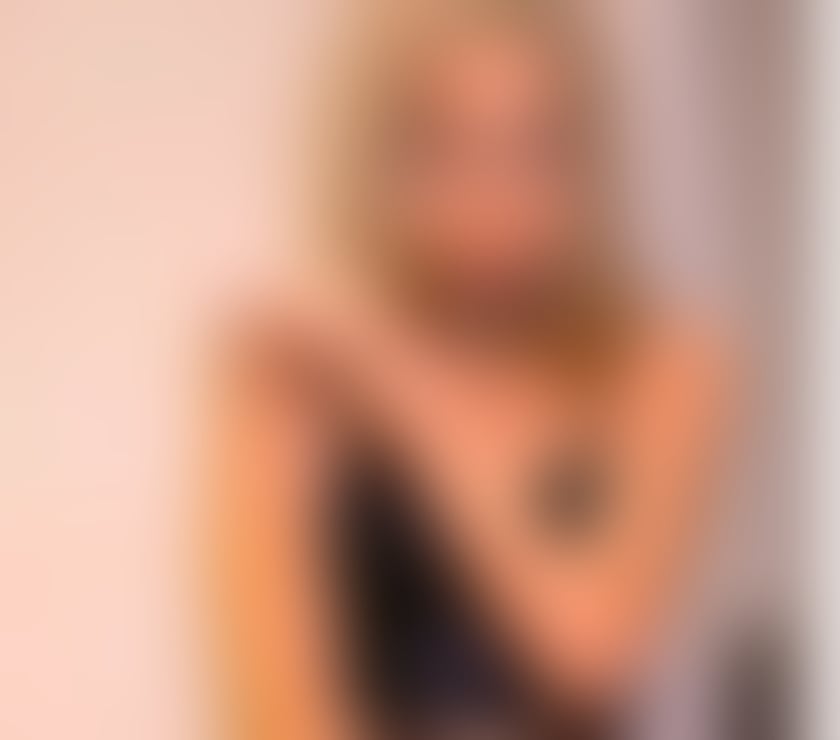 Escorts Greenwich South East London - Photos for EMILLY 💋 Discreet and Hot 💋OUTCALL