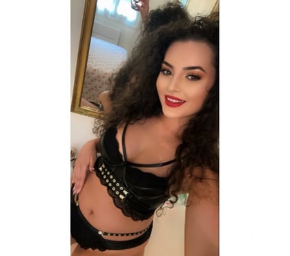 Escorts and Massages Swindon Town Centre Swindon - Photos for 🥂CURLY SEXY GIRL🥂❤️INDEPENDENT ❤️ IRENE