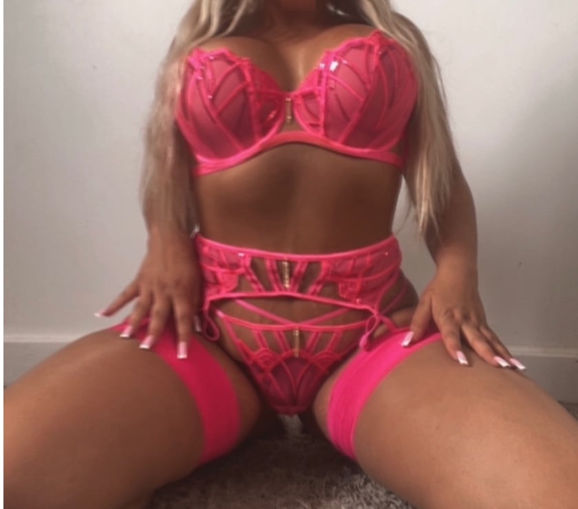Escorts Warrington Warrington Town Centre - Warrington - Photos for NEW here 💕 Alice party bunny 🐰 weekend only 🍾