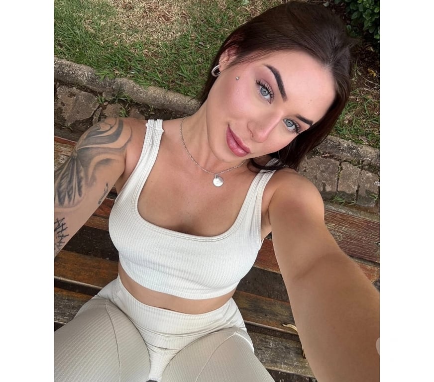 Escorts East London Canning Town - East London - Photos for 😘💘 First time here 🌷 Come to see me 🥰