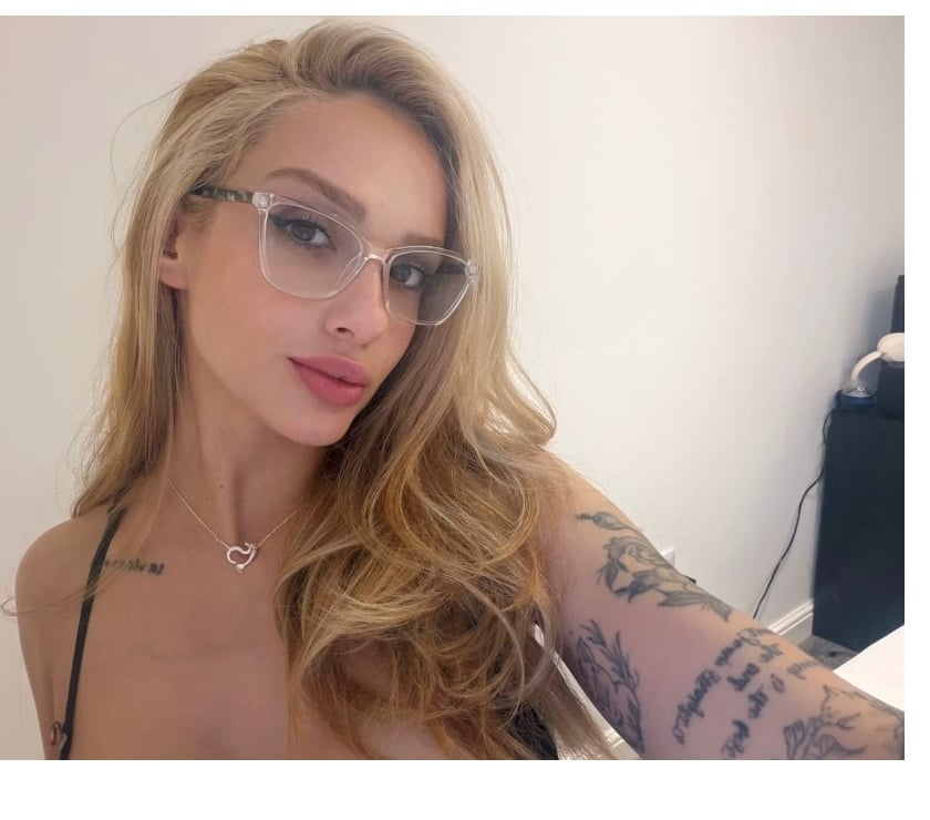 Escorts West Midlands Coventry - Photos for Blonde and Brunette Friends 💋