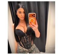 🦋Eva is back in London to fulfill your dreams