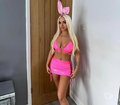 Escort London Gatwick Airport Crawley - Photos for 💙JUST ARRIVED🧡OUTCALL ONLY🩵SWEET ELIF💛