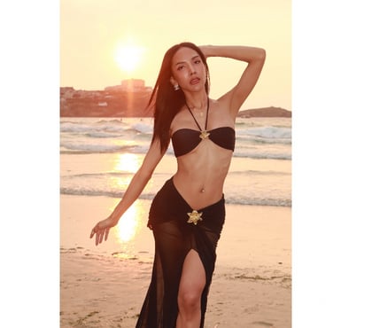 Escorts Dartford Town Centre Dartford - Photos for Thai Model TS Emily