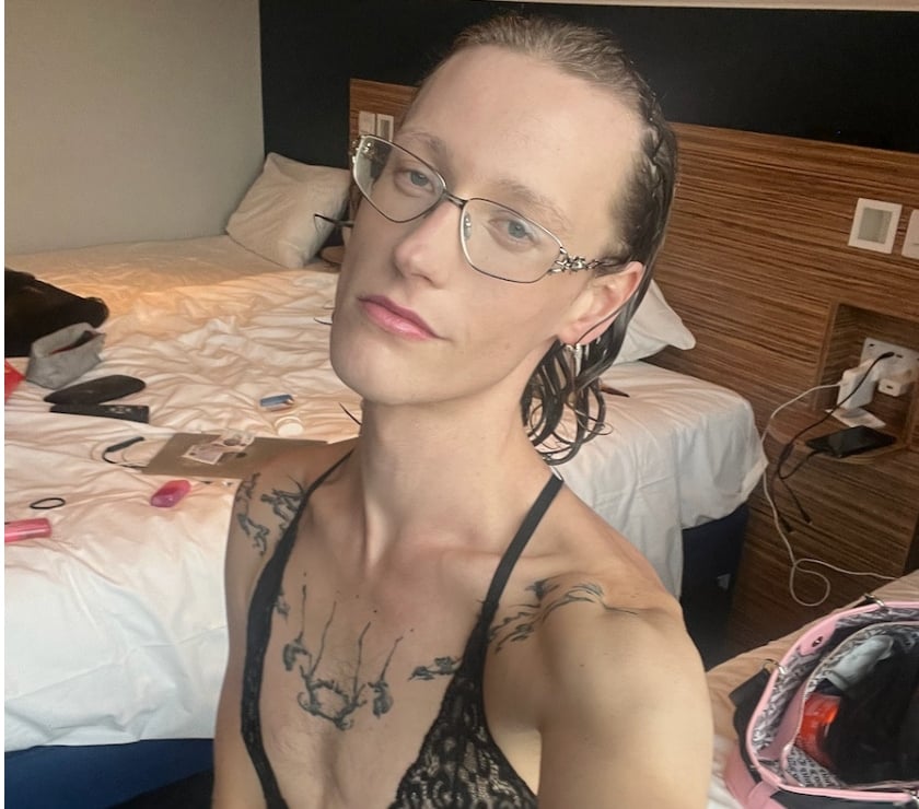 Gay massage East London Canary Wharf - East London - Photos for Curious Straight FemBoy Exploring – Crossdresser in London