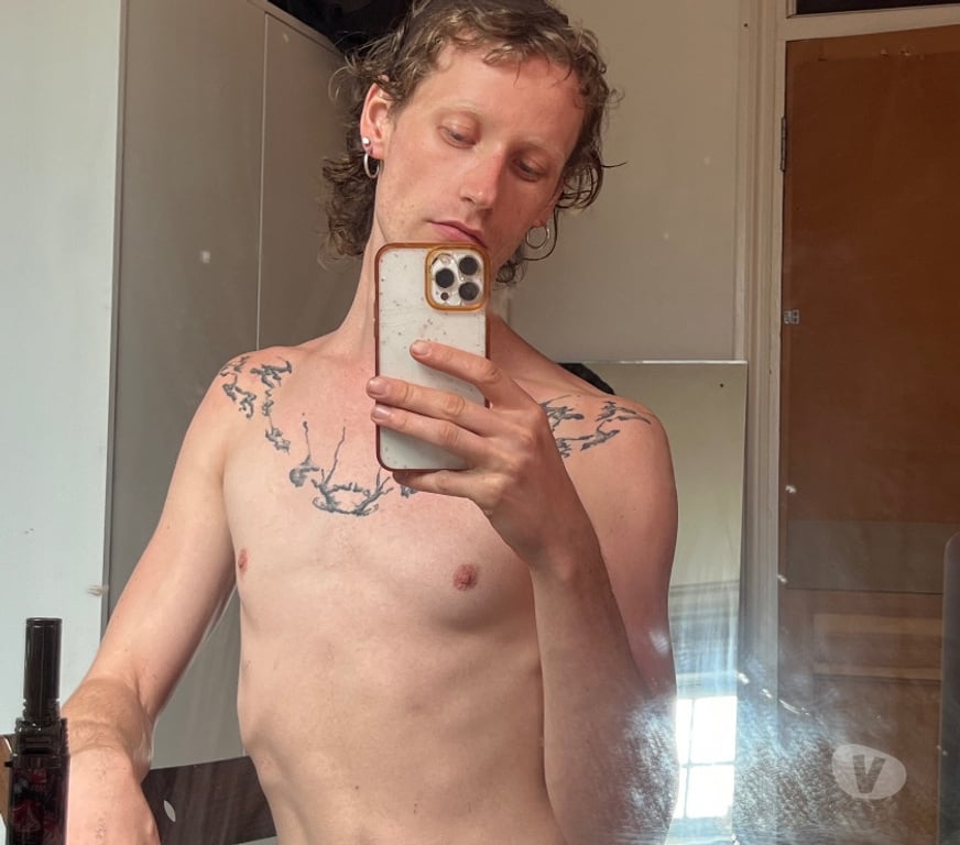  Gay massage East London Canary Wharf - East London - Photos for Curious Straight FemBoy Exploring – Crossdresser in London