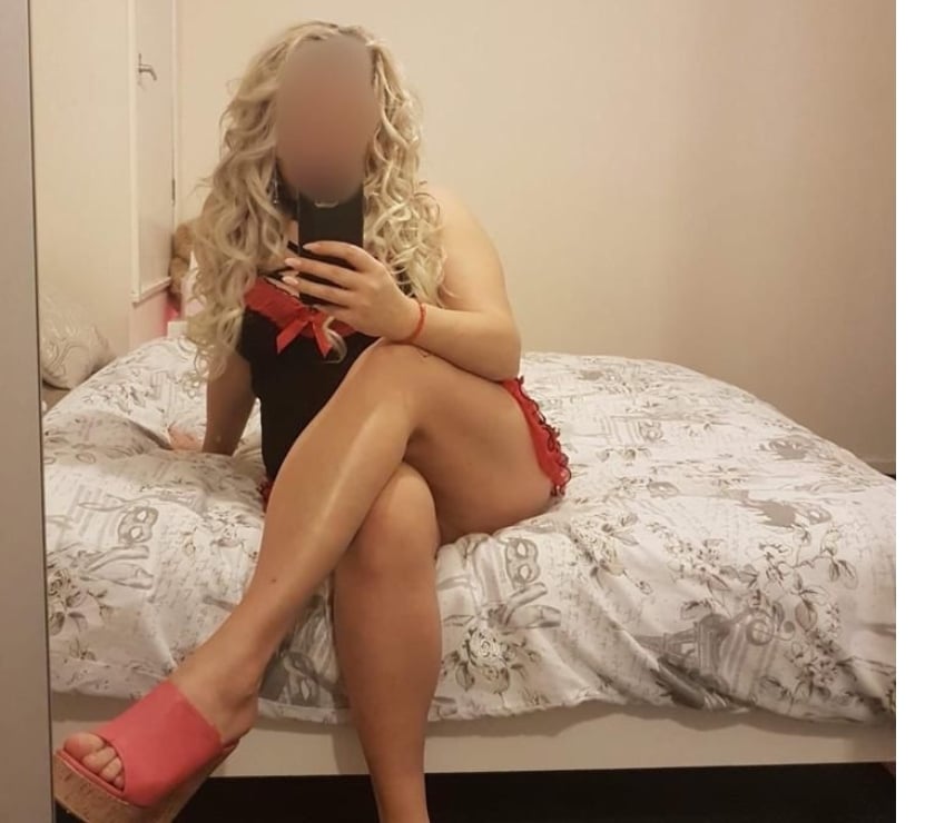 Escorts and Massages Stockport Town Centre Stockport - Photos for Blonde Gabriella curvy model best party choice 🥳