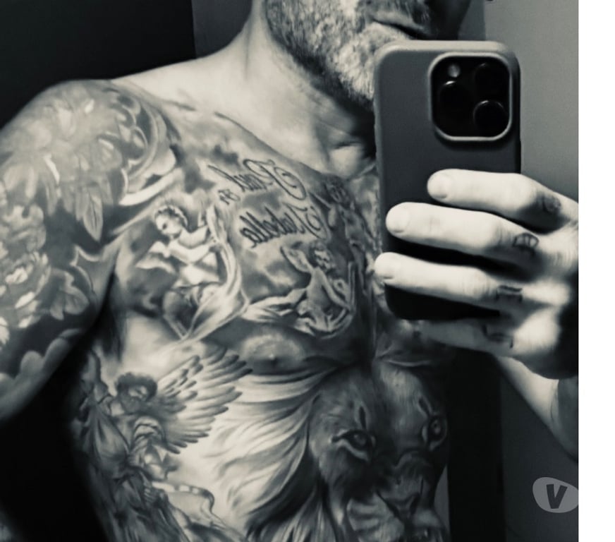 Escorts Surrey Elmbridge - Photos for Discreet Gentleman Companion