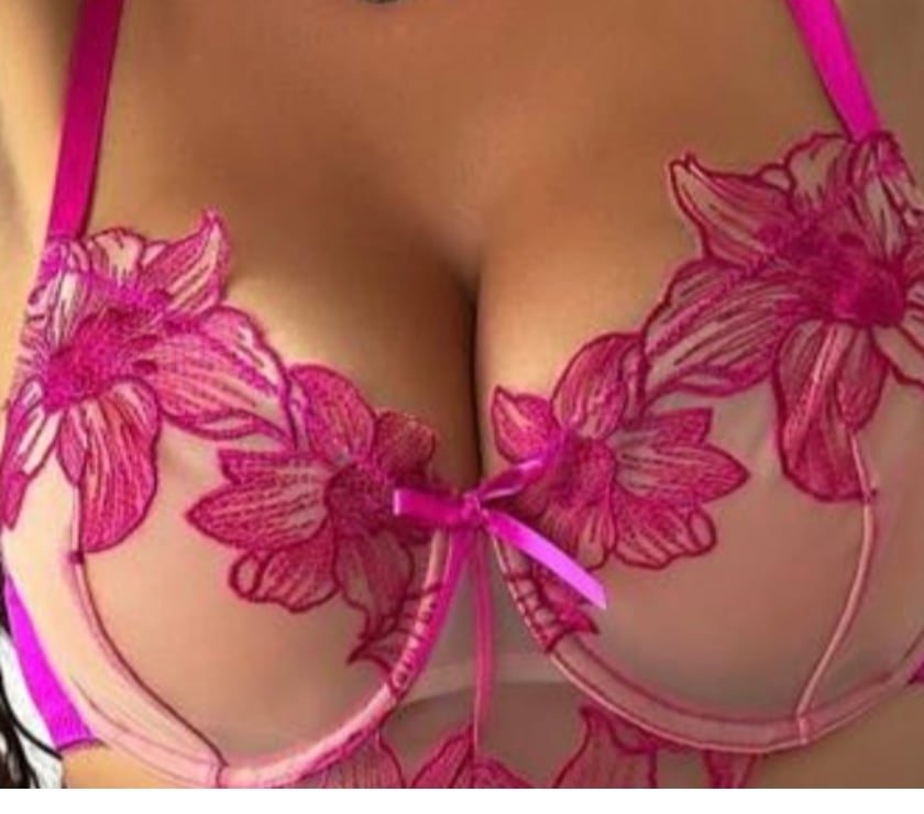 Escorts and Massages Stockton-on-Tees Town Centre Stockton-on-Tees - Photos for Incall Mischievous Mia 😈