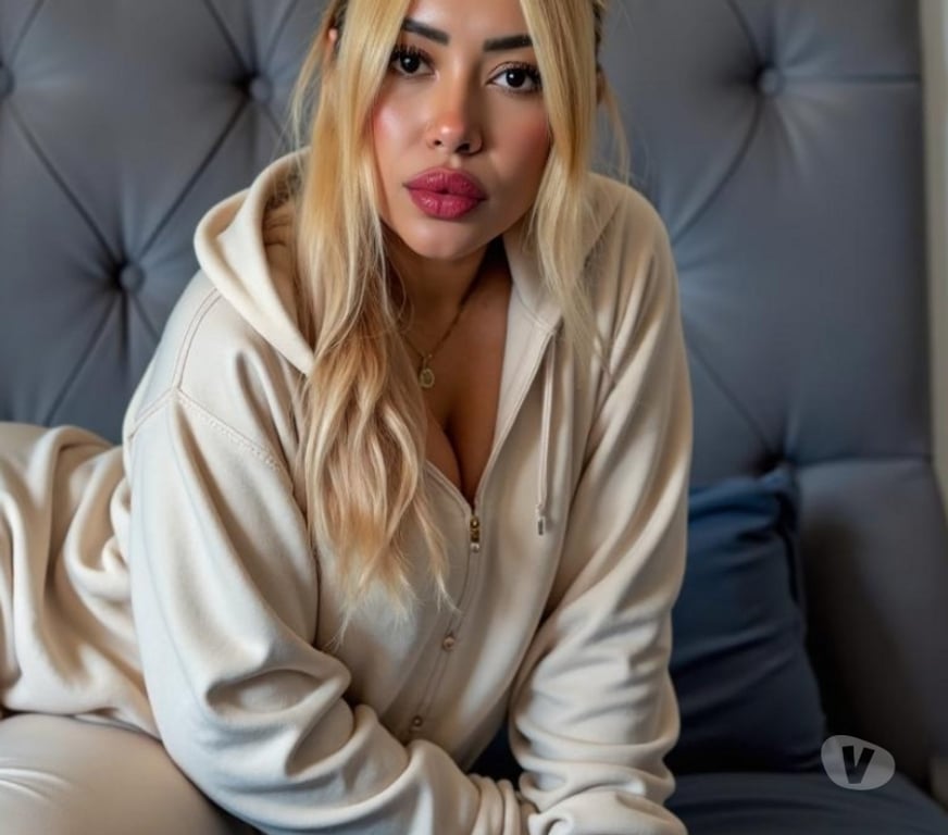 Escorts East London Canary Wharf - East London - Photos for ✨ Blonde Latina with a Sweet Spark