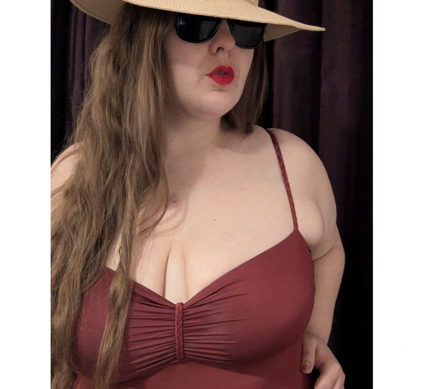 Escorts Wiltshire Swindon - Photos for German BBW ~ heavenly mouth