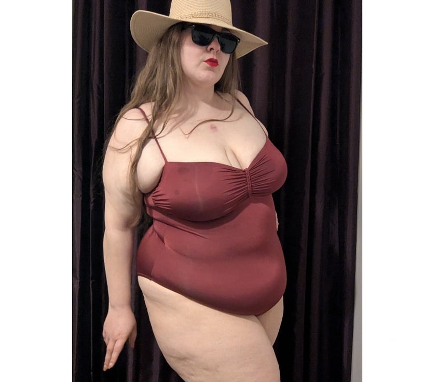 Escorts Wiltshire Swindon - Photos for German BBW ~ heavenly mouth