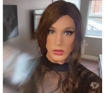 Sexy French Mélissa visiting TONBRIDGE