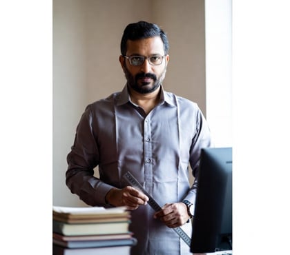 casual encounters Victoria Central London - Photos for Strict Gentleman Seeks Playful Role-Play Partner: No Vanilla