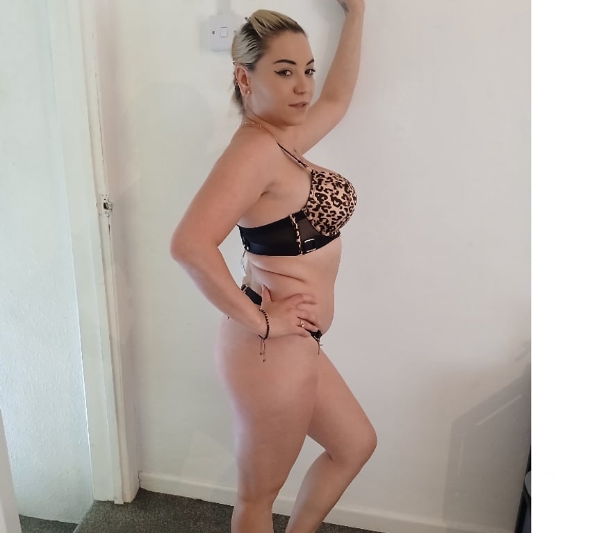 Escorts Norfolk Norwich - Photos for Hi guys i'm denizz new here