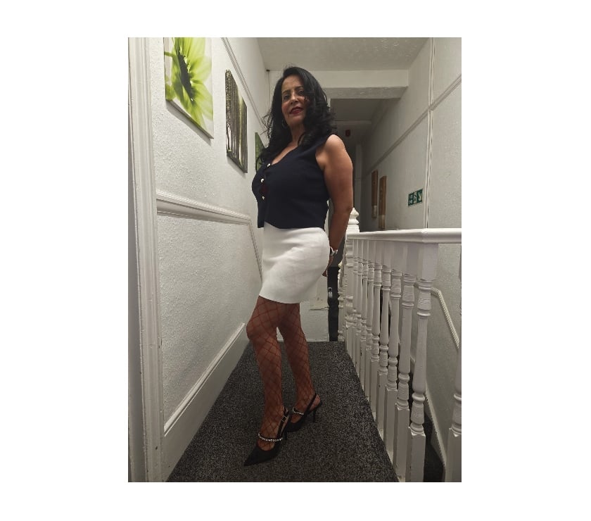  Escorts & Erotic Massage Westcliff-on-Sea Southend-on-Sea - Photos for Four-hand massage?