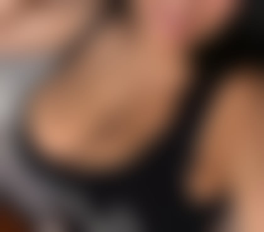 Escorts Greater Manchester Salford - Photos for Quick 30£ curvy Big breasts naughty 😜 party anny