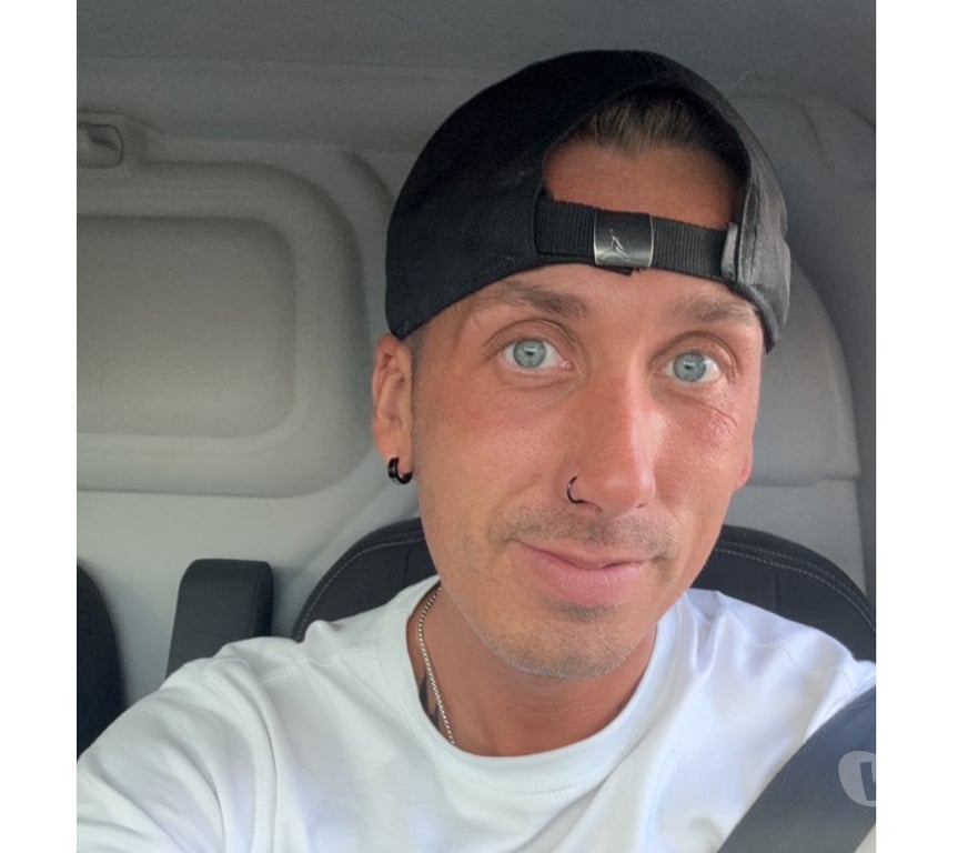 Escorts Lancashire Hyndburn - Photos for Male escort great shape nice tan