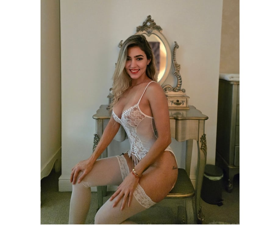 Escort Harrogate Town Centre North Yorkshire - Photos for Paola Brazilian Blonde Petite Woman