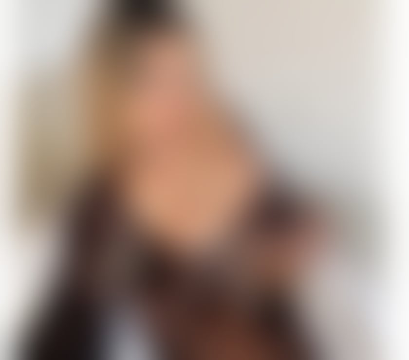 Escorts East London Woodford - East London - Photos for subtle beauty and timeless calm. 💫