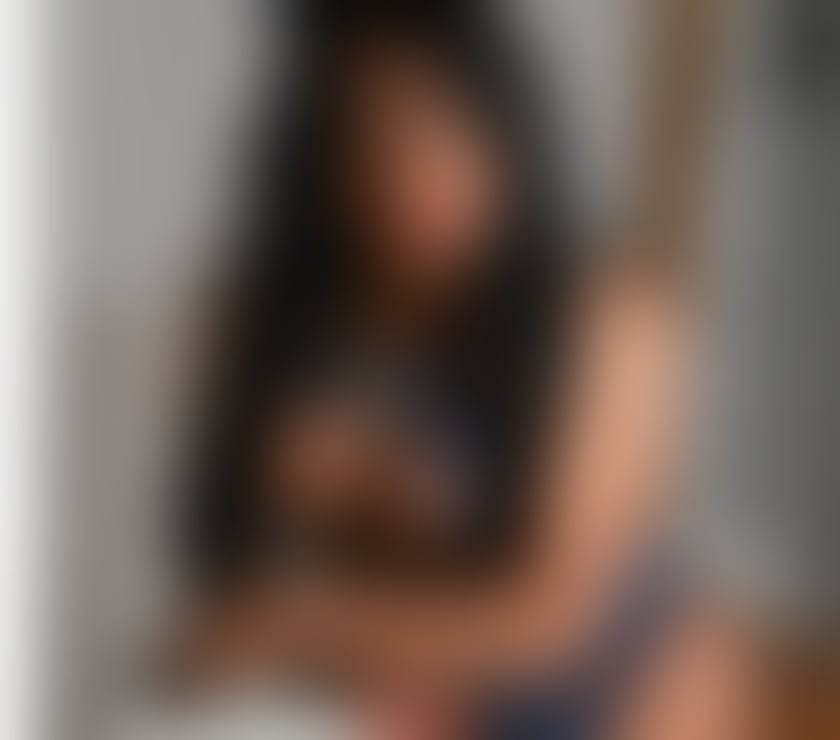 Escorts Surrey Spelthorne - Photos for Naughty Colombian transsexual completes huge endowment