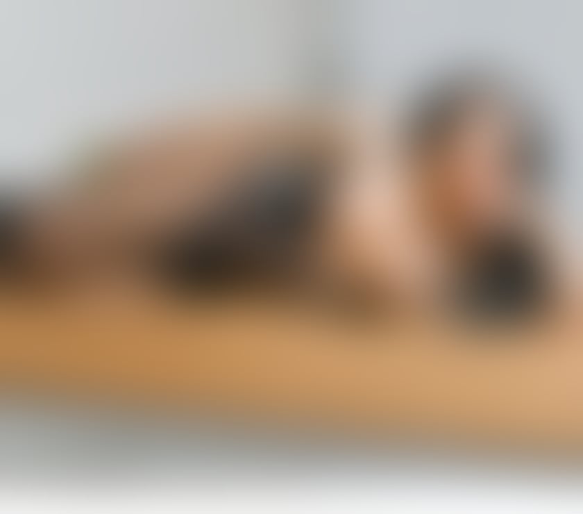 Escorts Surrey Spelthorne - Photos for Naughty Colombian transsexual completes huge endowment