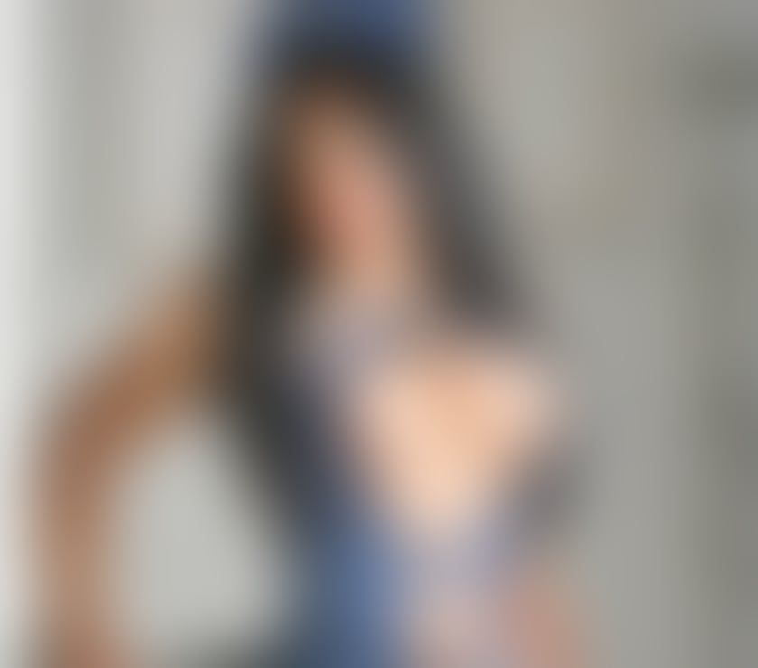 Escorts Surrey Spelthorne - Photos for Naughty Colombian transsexual completes huge endowment