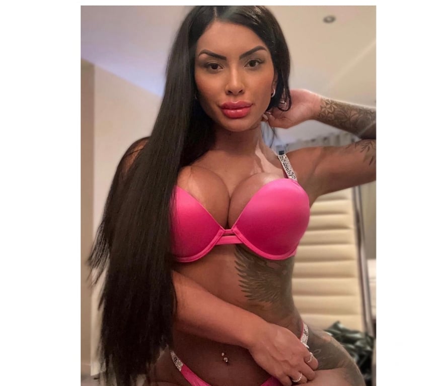 Escorts Kent Medway - Kent - Photos for Fist time Brazilian brunette party girl