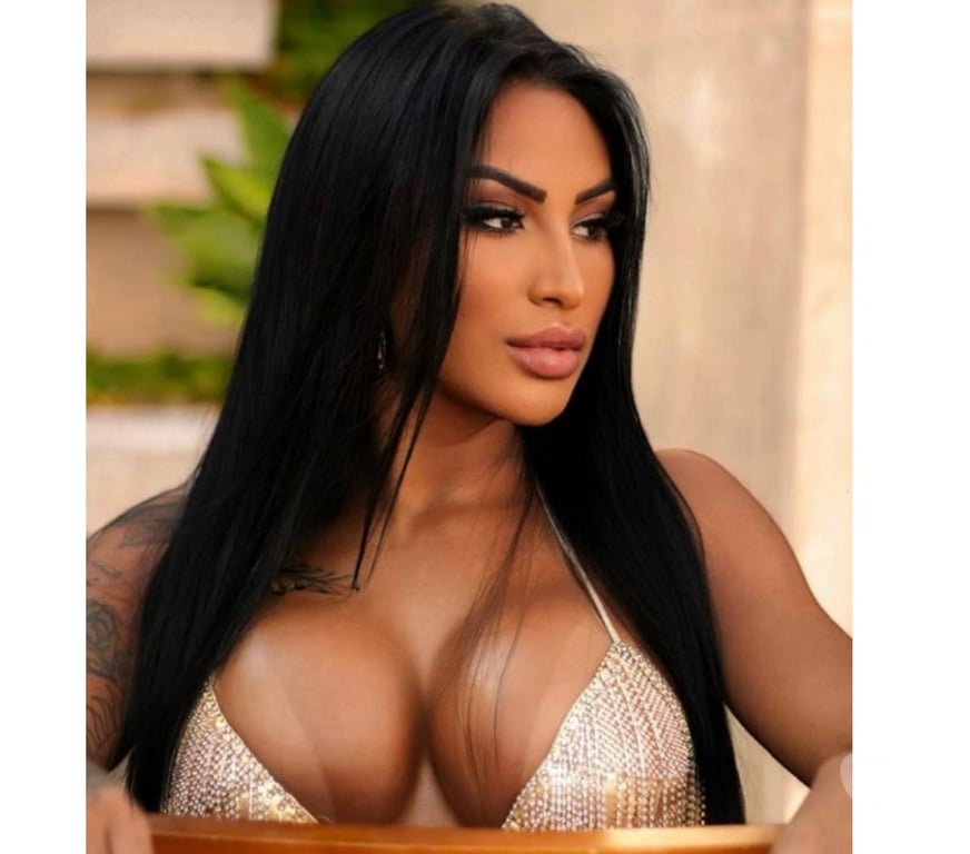 Escorts Kent Medway - Kent - Photos for Liz brunette Brazil party girl