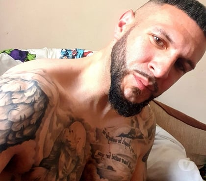  Escorts & Erotic Massage London Gatwick Airport Crawley - Photos for A lone wolf exploring the evergreen🌲