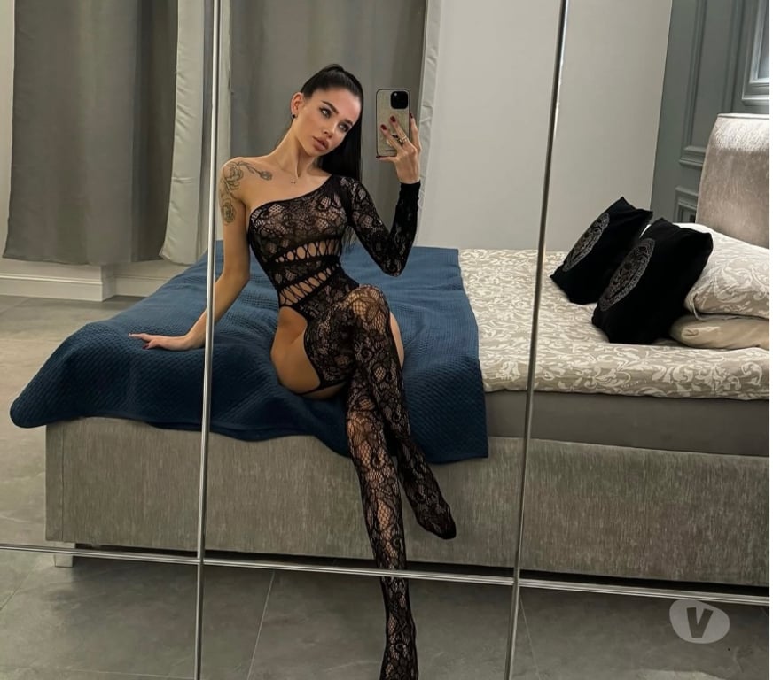 Escorts South West London Kingston upon Thames - Photos for ELEGANT BRUNETTE COMPANION 🖤 OUTCALL ONLY