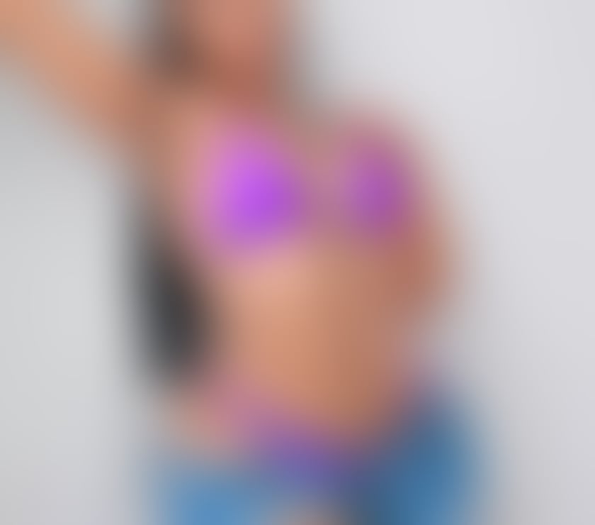 Escort Peckham South East London - Photos for NATASHA SEXY BOMBSHELL PARTY PARTY 😛😛