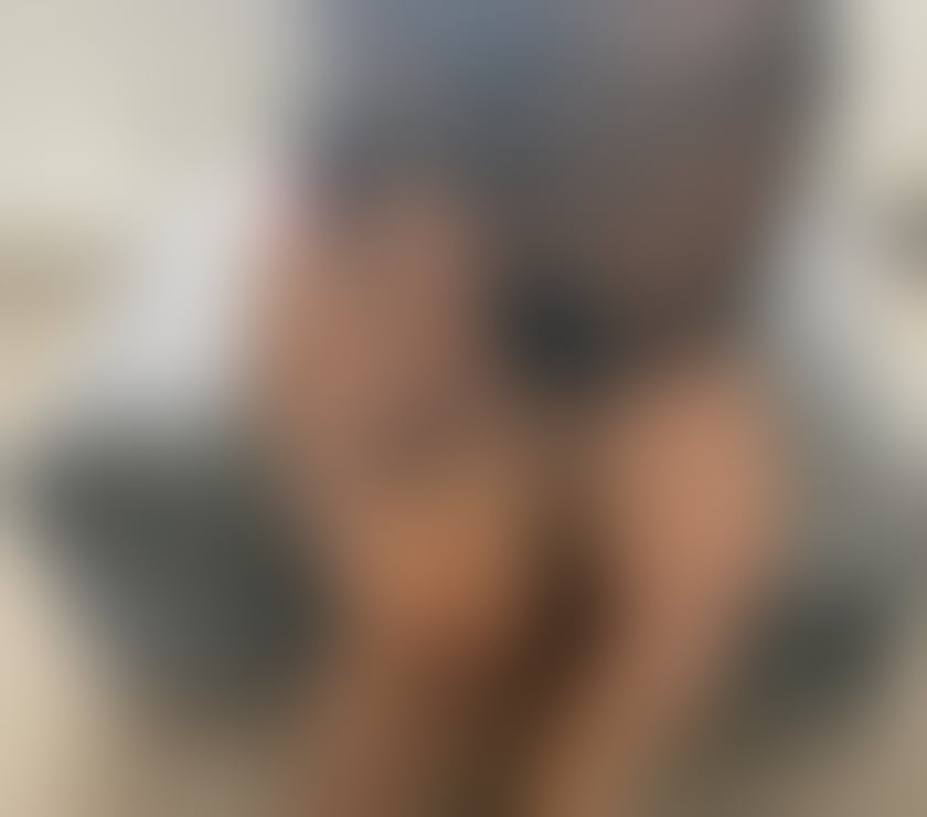 A VERY BIG BLACK EXPERIENCED LADY IN FOLKESTONE FOR FEW DAYS