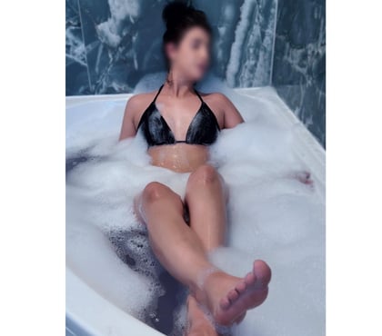 Escorts New Cross South East London - Photos for Naughty Mara girl Hot Ass 🍑🍑💦💦 💋