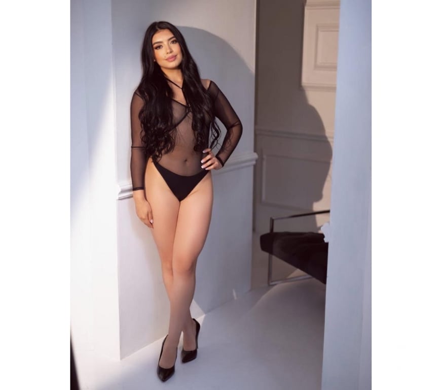 Escorts East London Canary Wharf - East London - Photos for 🔥Mía🔥Latina🔝🥵7459822966