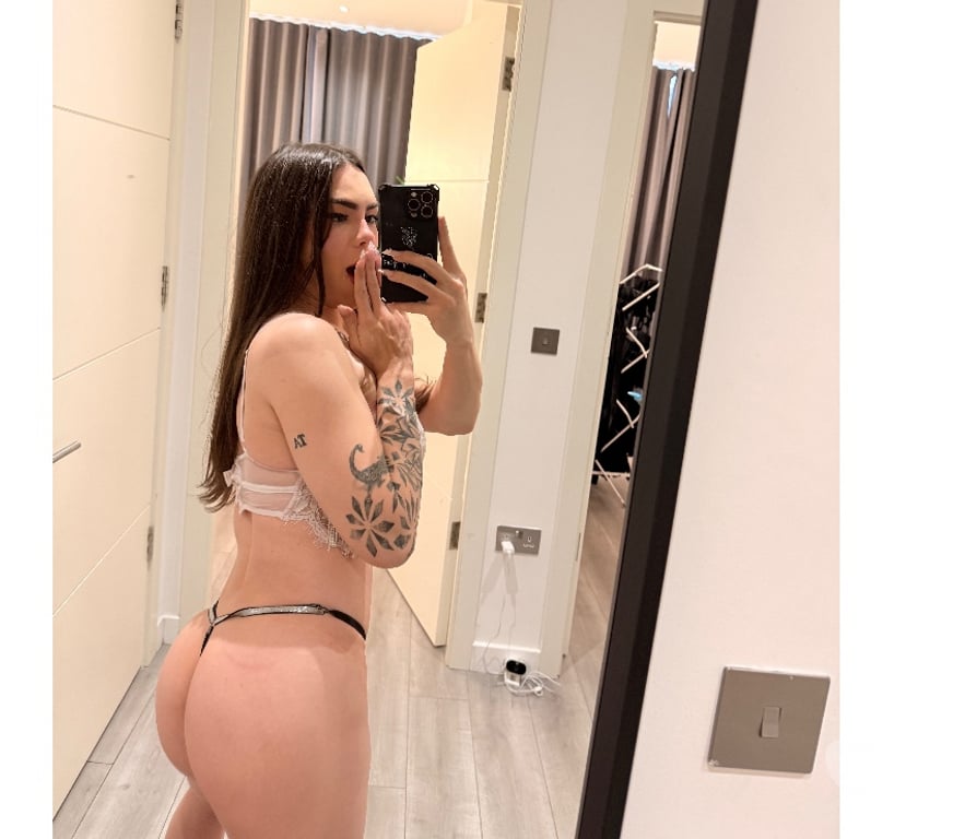 Trans Escorts South East London Croydon - Photos for Sexy Trans Larissa in Town