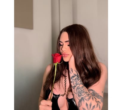 Photos for Sexy Trans Larissa in Town