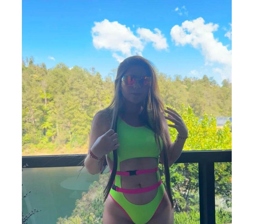 Escorts West London Hounslow - Photos for Yumme Hot Brazilian💖ULTIMATE GFE 💋 PARTY GIRL 🥂