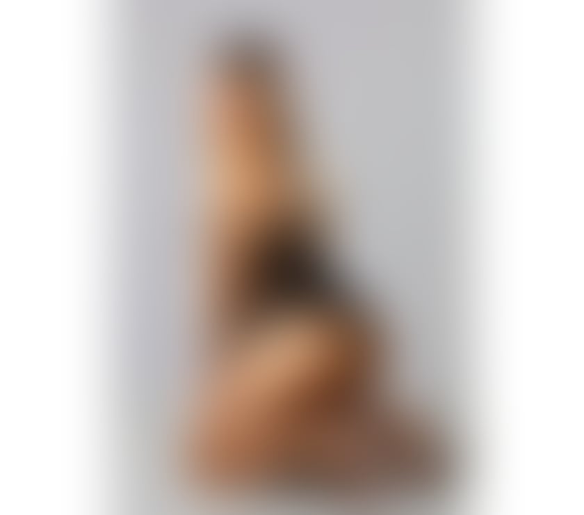 Escorts Essex Epping Forest - Photos for Busty flexible Colombian for you