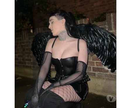 Transsexual Escorts Canary Wharf East London - Photos for Goth Trans Woman - Whatsapp me as my number is not ringing
