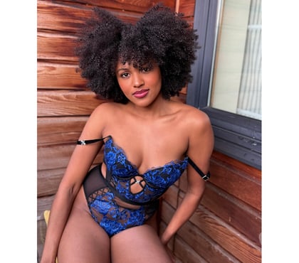 Escorts and Massages York City Centre York - Photos for Enter a world of elegance and desire with Maya Melo ❤️