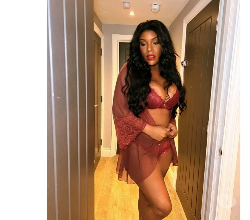 Escorts West Yorkshire Bradford - Photos for Sarah black ebony girl party 🇧🇷🥳